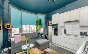 Your Central Stay 5 Bedroom Flat